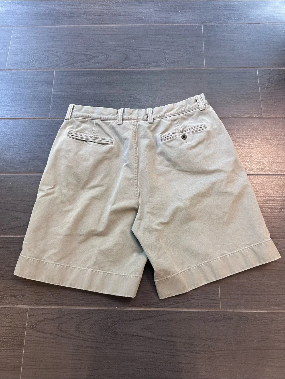 J. Crew Men's Olive Green Flat-Front Chino Shorts